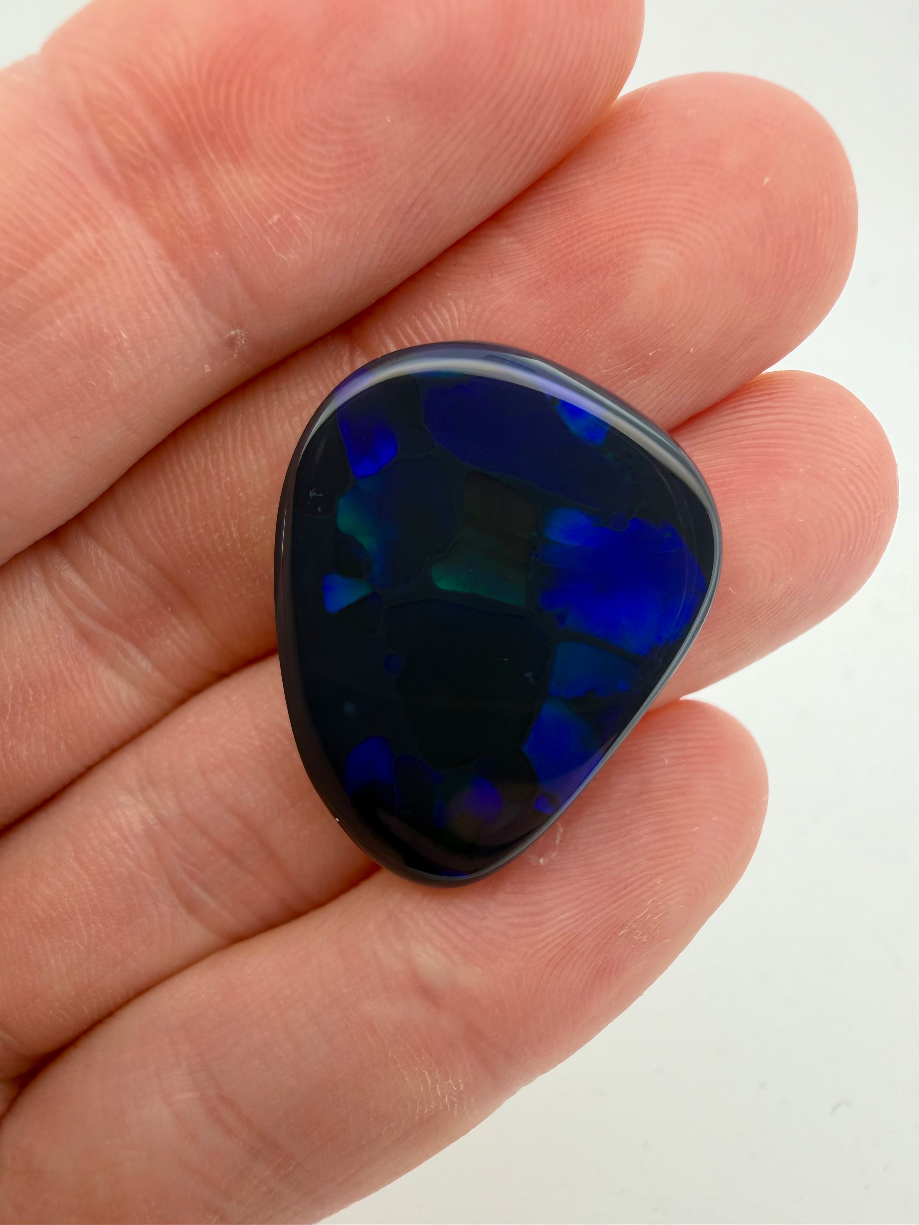 24.55ct Lighting Ridge Black Opal